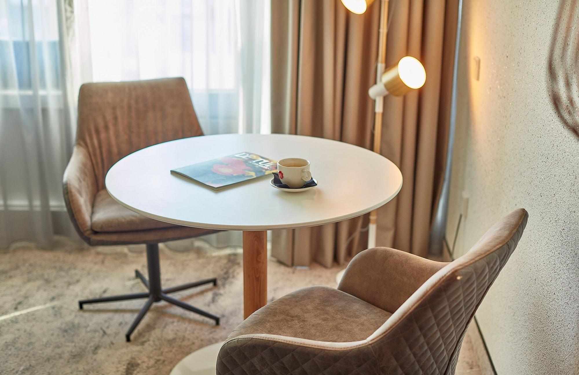 Carlton Hotel 4*