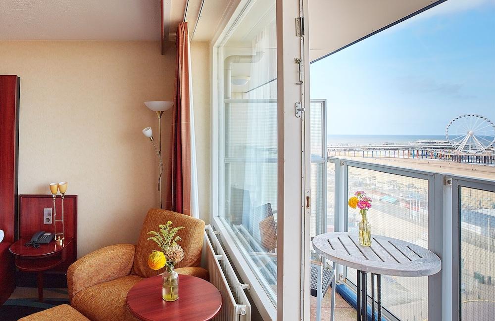 Carlton Hotel 4*