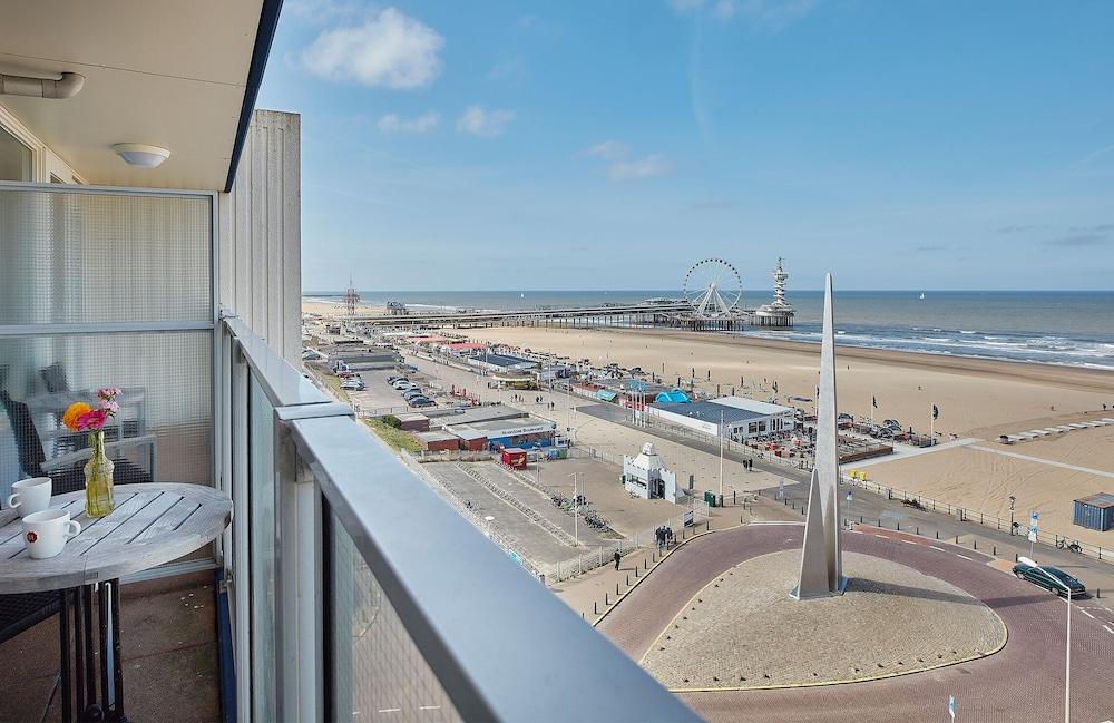 Carlton Hotel 4*