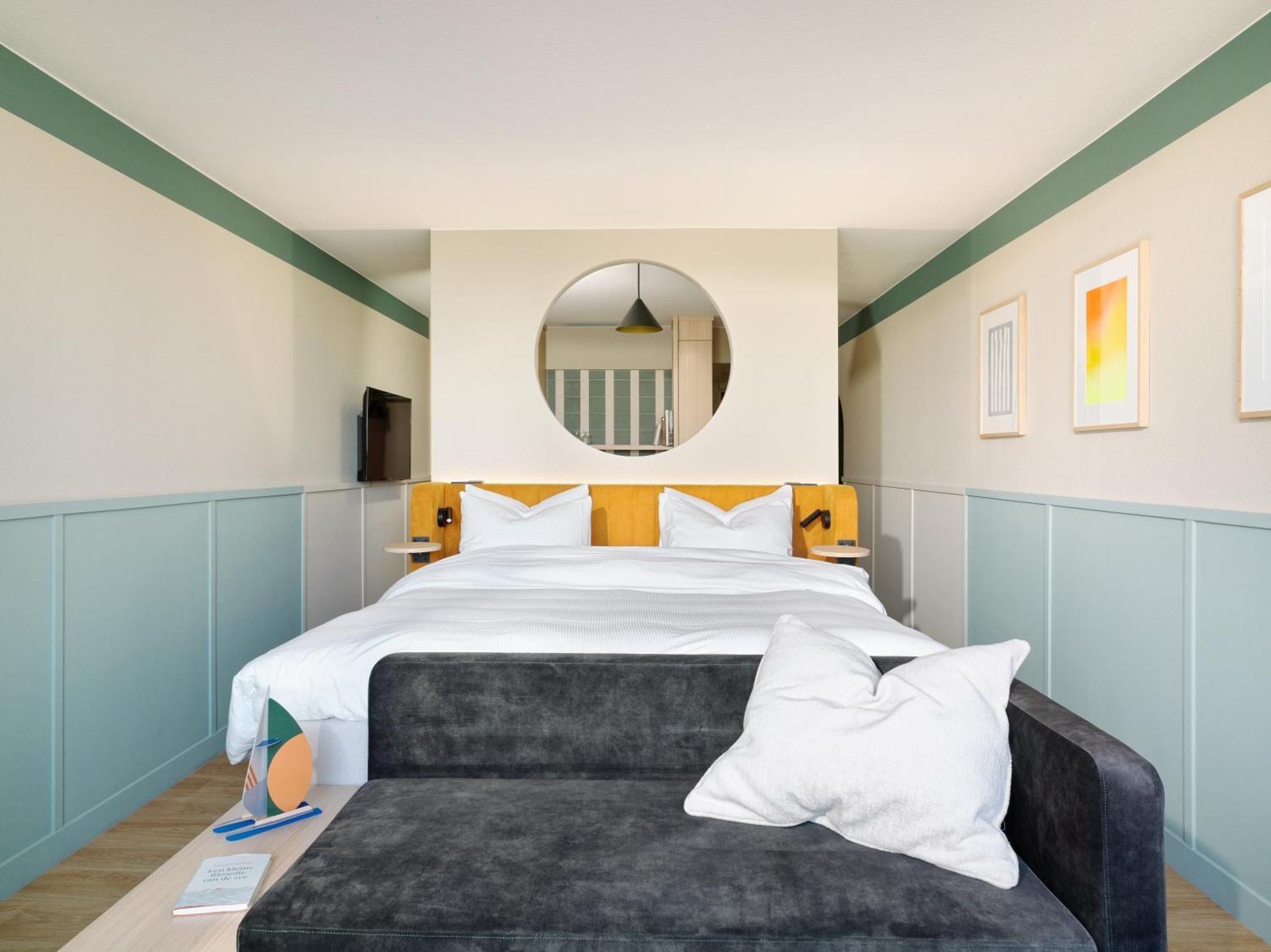 Carlton Hotel
