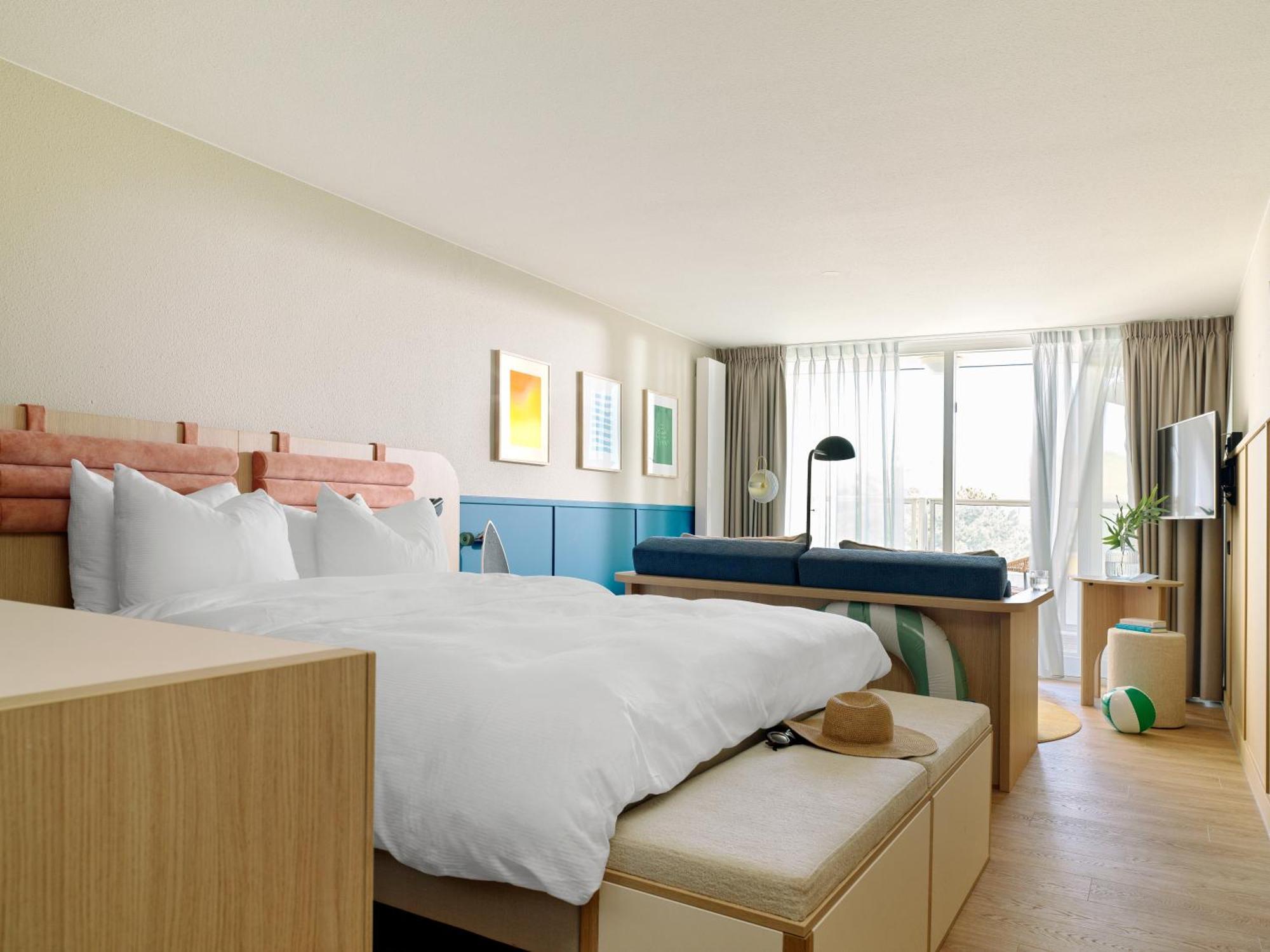 Carlton Hotel